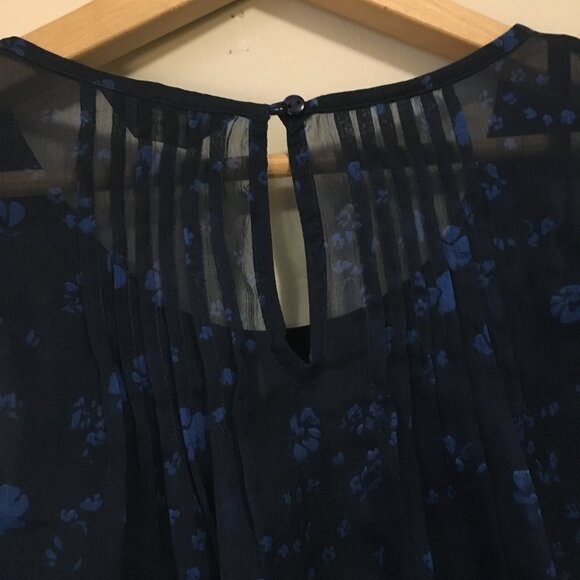 Denver Hayes Floral Pintuck Sleeveless Blouse With Built In Camisole - Picture 13 of 15